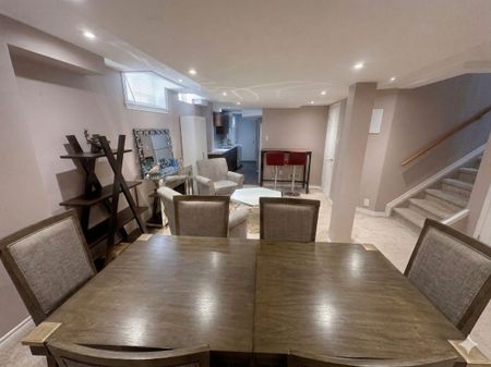 For Lease - 287 McBride Crescent, Newmarket, Ontario - Photo 2