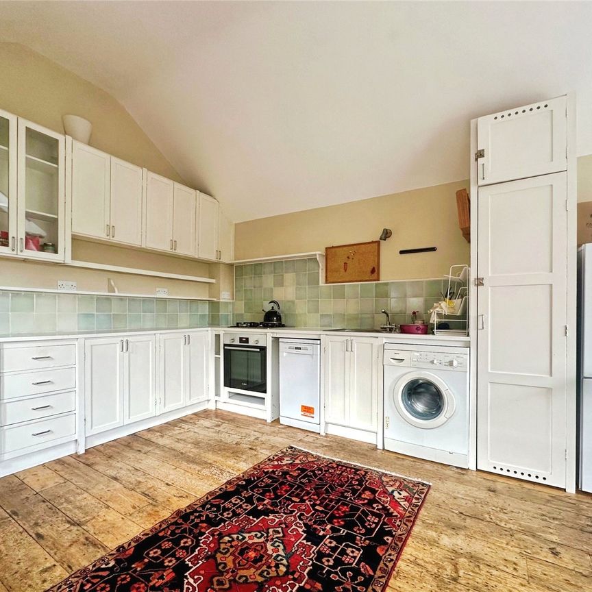 3 bedroom apartment to rent High Street, Lewes, East Sussex, BN7 - Photo 1