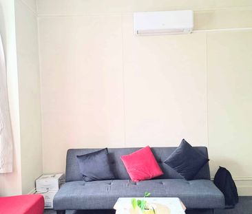 Cosy, Convenient & Fully Self-Contained - Photo 1