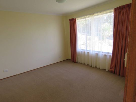 Sunny 3 bedroom home in Sandy Bay! - Photo 1