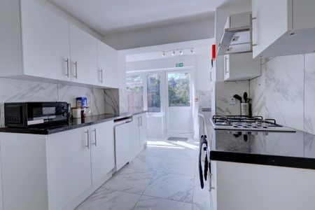 1 bedroom semi-detached house to rent - Photo 3