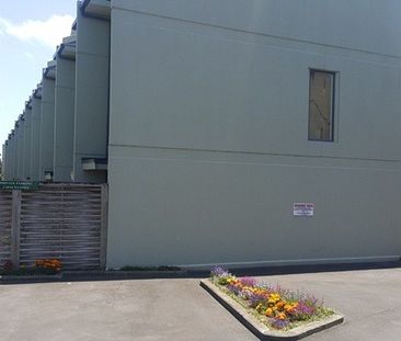 PAPATOETOE - Shirley Road 3 Bedroom Townhouse - Photo 2