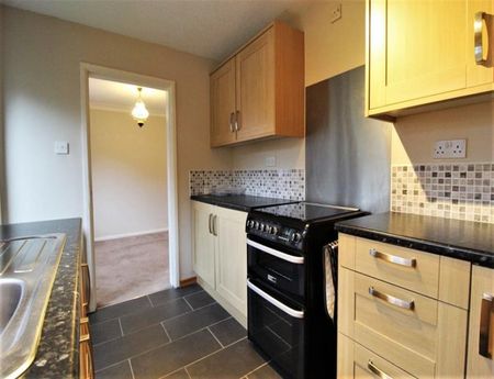 3 Bedroom Semi Detached Available Arranging tenancy - Photo 5