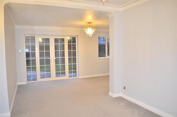 4 bedroom semi-detached house to rent - Photo 1