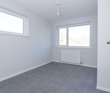 Freshbrook Road, Lancing - Photo 5