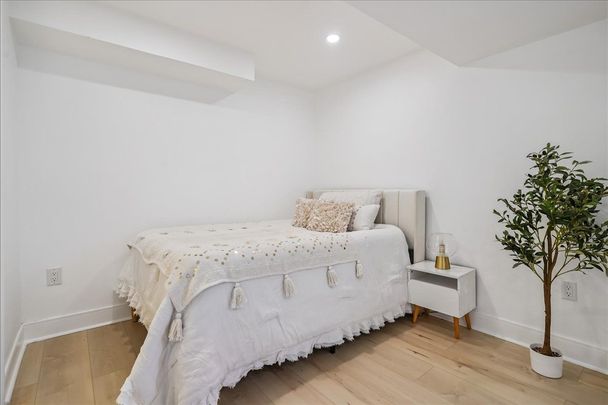 For Lease - 13 Southam Lane, Hamilton, Ontario - Photo 1