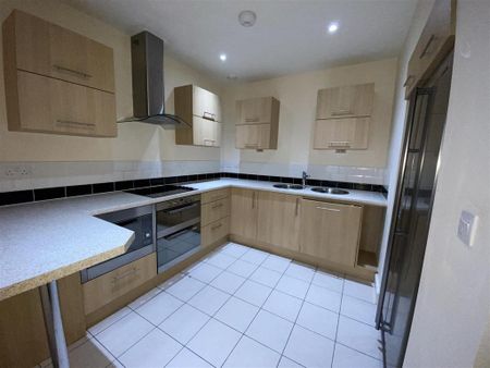 2 bedroom flat to rent - Photo 5