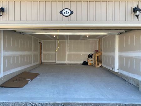 For Lease - 243 McKenzie Drive, Clearview, Ontario - Photo 5