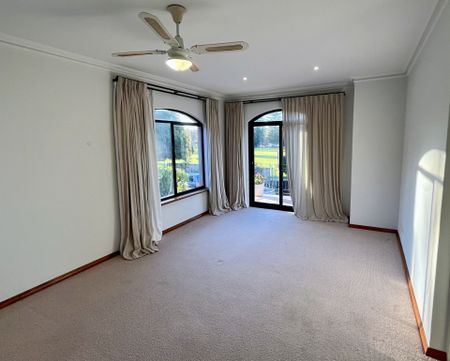 Walk To The Foreshore - Photo 3