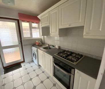 5 bedroom semi-detached house to rent - Photo 5