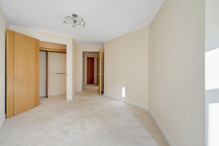 1 bedroom retirement property to rent - Photo 2