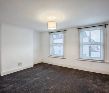 2 Bed Flat, The Broadway, SW19 - Photo 6