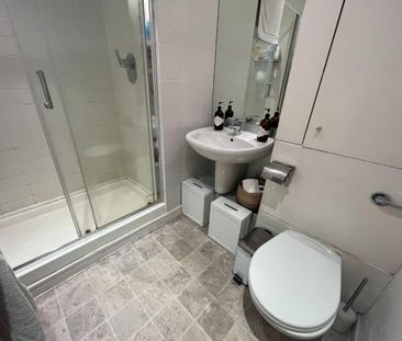 2 bedroom Flat To Let - Photo 5
