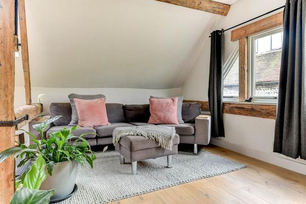 3 bedroom barn conversion to rent - Photo 1