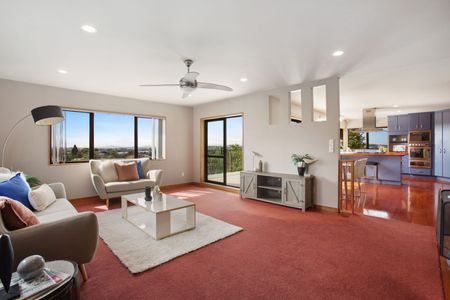 Stunning Henderson Heights Location - Photo 5