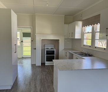 Centrally Located House - Photo 3