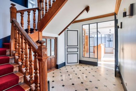 Location maison, Rueil-Malmaison, 8 pièces, 238.79 m², ref 86701341 - Photo 3