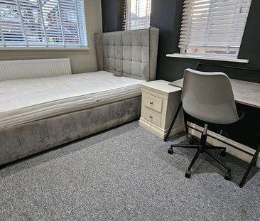 1 bedroom in a house share to rent - Photo 6