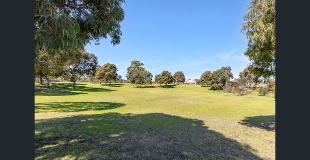 SPACIOUS FAMILY HOME IN PRIME SINAGRA LOCATION - Photo 1