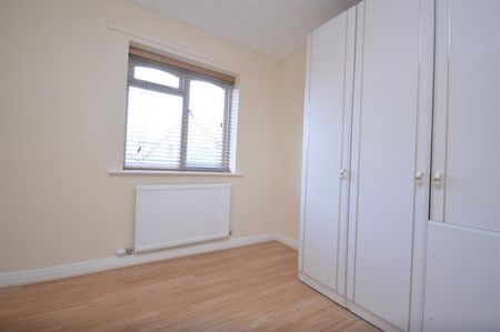 4 bedroom House To Let - Photo 3