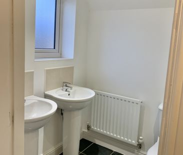 3 Bed, 2.5 Bath Townhouse in Castleford - Photo 5