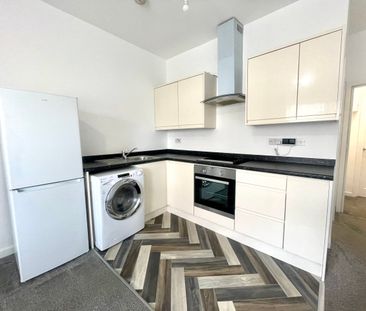 Queens Road, Aldershot, Hampshire, GU11 - Photo 4