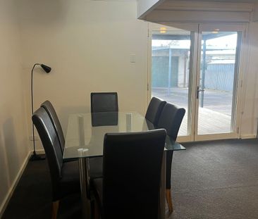 Character home in central location - Photo 3