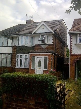 FOUR BEDROOM-2 BATHROOMS-NEWLY REFURBISHED-5 MINS FROM BCU-£80 P/W... - Photo 2