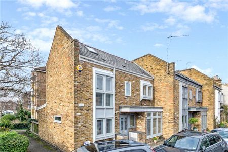 Contemporary family house in the heart of Barnes village - Photo 2