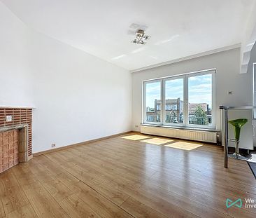 Appartement met twee slaapkamers in Laeken - Photo 2