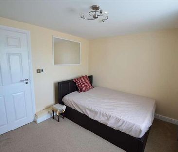 Aldridge Road, Slough, SL2 - Photo 1