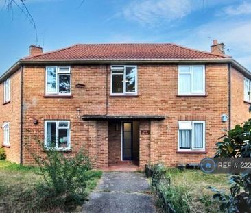 3 bedroom flat to rent - Photo 2