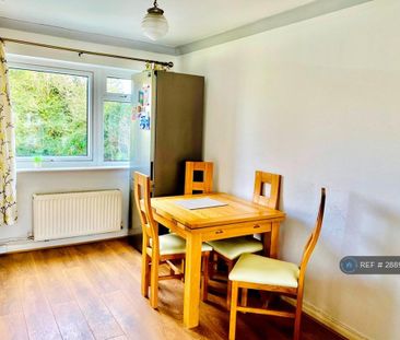 2 bedroom maisonette to rent - Photo 5