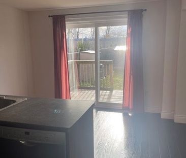 For Lease - 93 Courtney Crescent Unit# Main, Barrie, Ontario - Photo 1