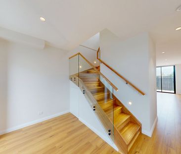 Where Light, Luxury and Location Unite - Photo 5