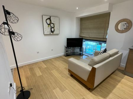 Waterloo Court - Photo 2