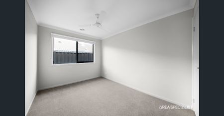✨ Modern 4-Bedroom Family Home in a Prime Pakenham Location - Photo 5