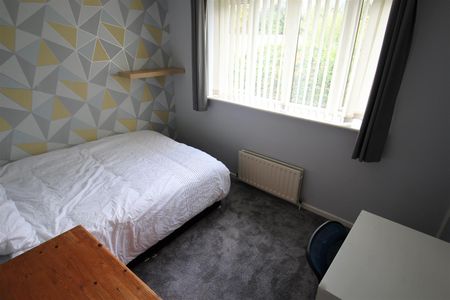 Chapel Fold, Hyde Park, LS6 3RG, Leeds - Photo 3