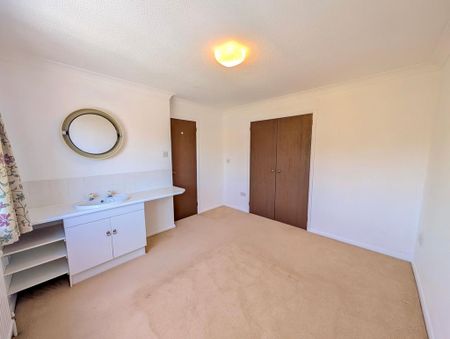 4 bedroom detached house to rent - Photo 4