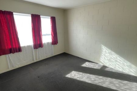 Lovely 2 bedroom unit - Photo 3
