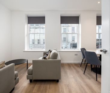 Park Street Room 1 - Photo 1