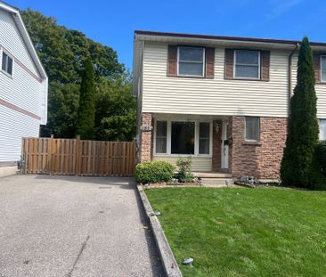 For Lease - 531 Camelot Drive, Oshawa, Ontario - Photo 2