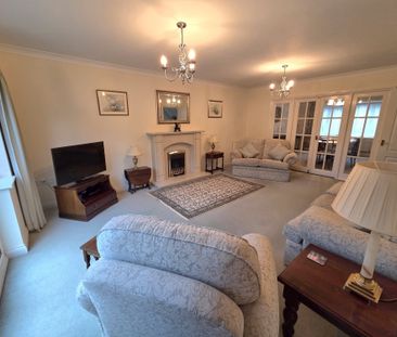 Estancia Close, Lee-On-The-Solent - Photo 2