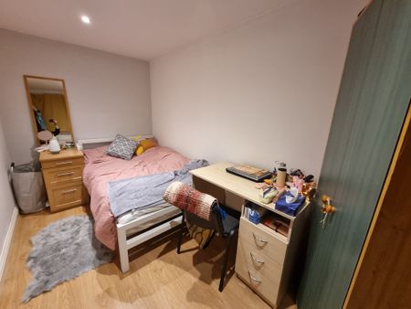 3 Bed Student Accommodation - Photo 4