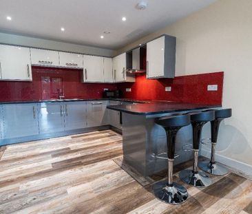 3 bedroom flat to rent - Photo 4