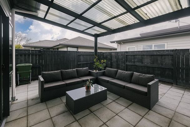 Modern 3 Bed 2 Bath Home | Central Location - Photo 1