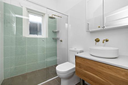 Character & Convenience in the Heart of Kingswood - Photo 4