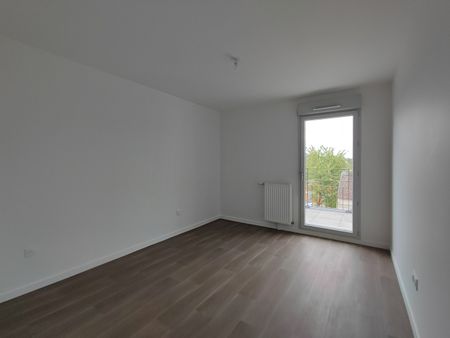Location Appartement 3 pièces 65m² LIVRY GARGAN 93190 - Photo 2