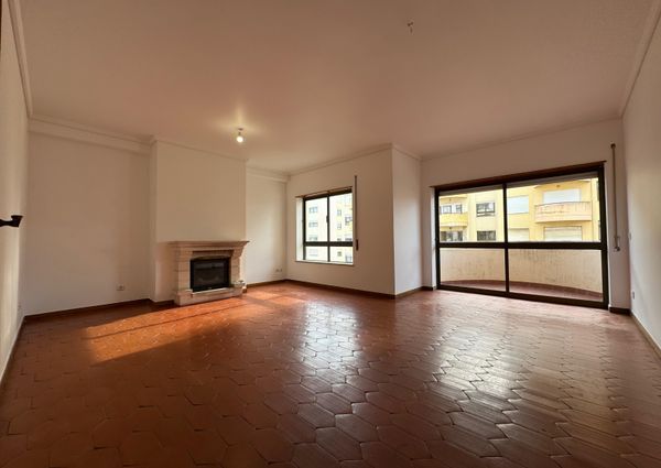 Apartamento T3 para Arrendamento na Quinta D. JOÃO