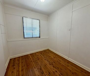 Comfortable Family Living in Convenient West Tamworth Location - Photo 2